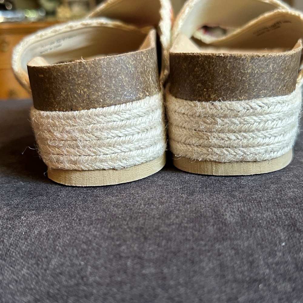 Dirty Laundry Colorful Crochet Platform Sandals - Picture 4 of 7